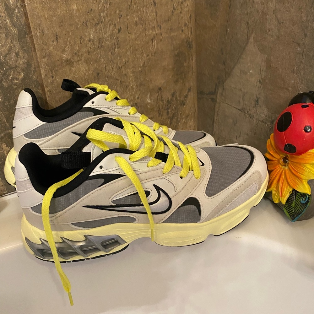 Nike Cream, Gray & Yellow Athletic Sneakers size 7 W, 5 M, 5.5 kids - Picture 3 of 5